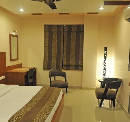 Hotel Data Inn Ajmer Habitación foto